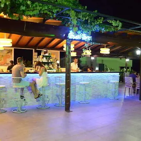 Samira & Hotel 3*