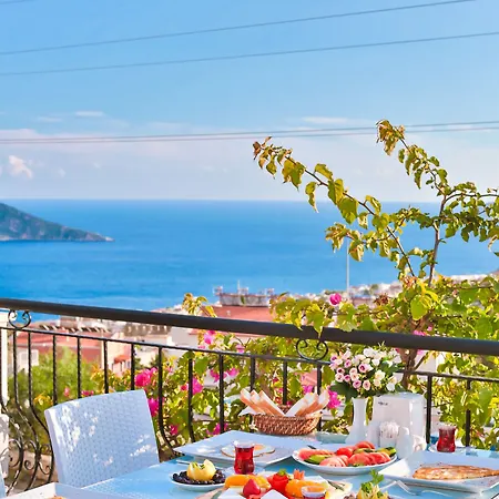 Samira & 3* Kalkan