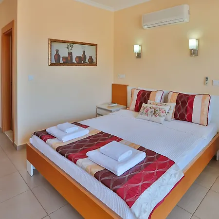 Samira & 3* Kalkan