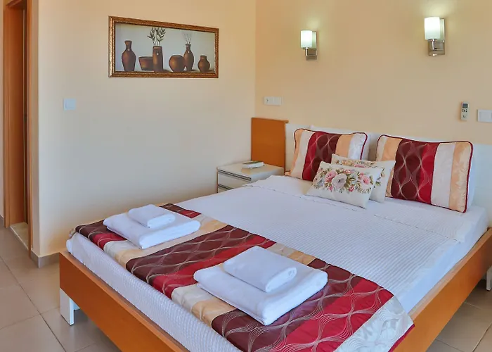 Samira & 3* Kalkan